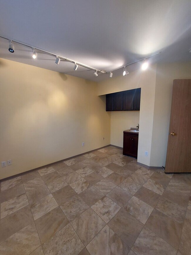 Building Photo - 1703 Texas St