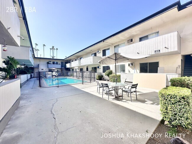 Building Photo - 5303 Newcastle Ave