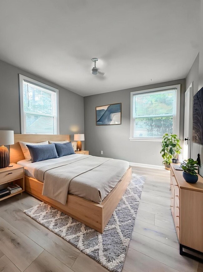 Building Photo - Remodeled 2 bed / 1 bath home