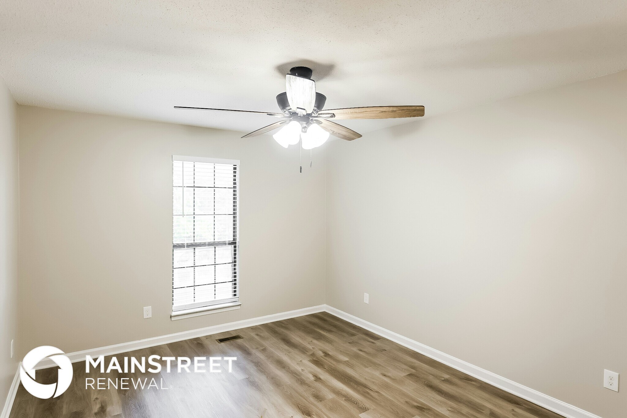 Building Photo - 3010 Lone Oak Rd