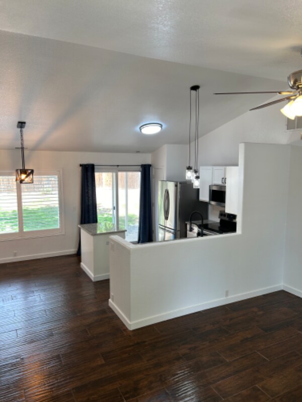 Building Photo - 6775 Summer Grace St