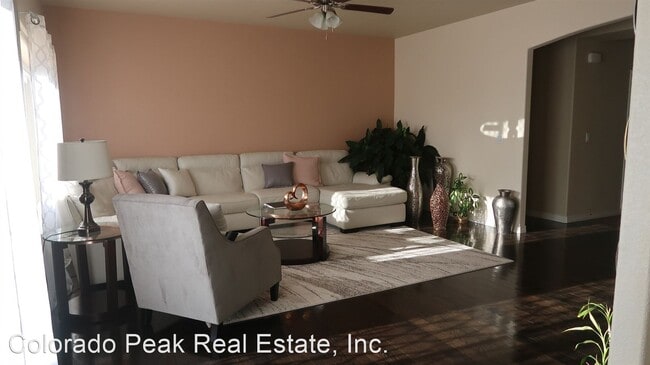 Building Photo - 4 br, 3 bath House - 7874 Pinfeather Dr