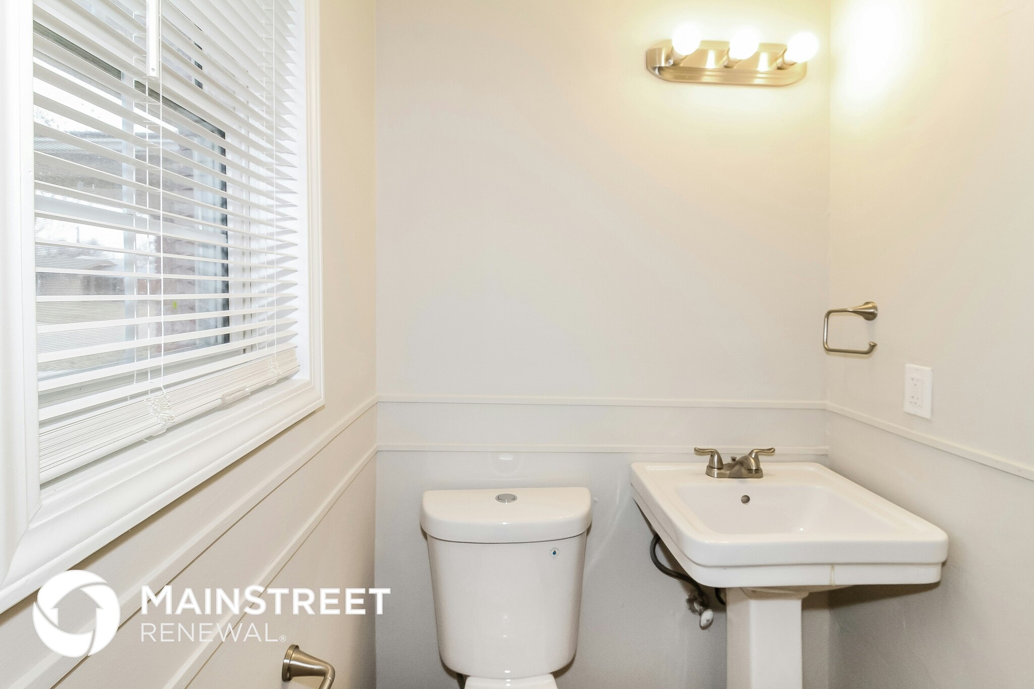 Building Photo - 800 Plaza Dr