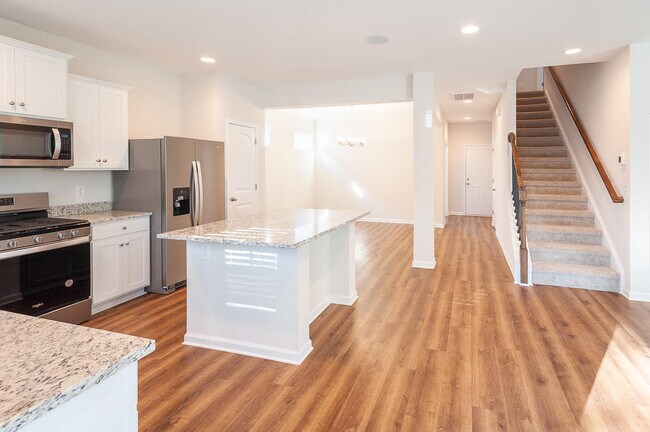 Building Photo - 220 Carvel Trl