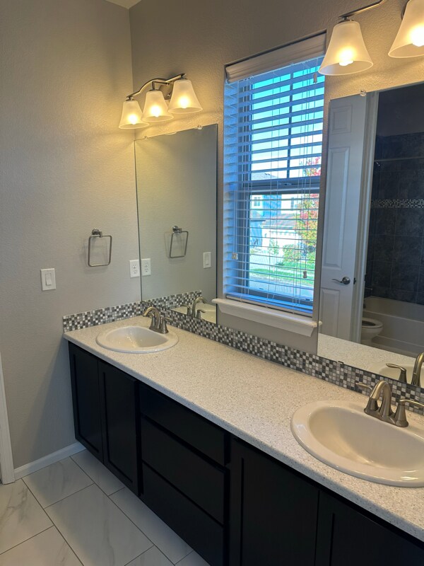 Building Photo - 14992 Rider Pl