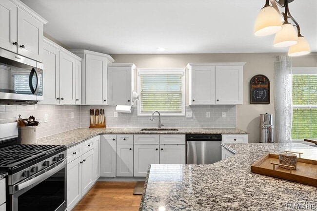 Building Photo - 601 Monarch Dr
