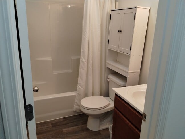 Building Photo - 170 Pin Oak Ct