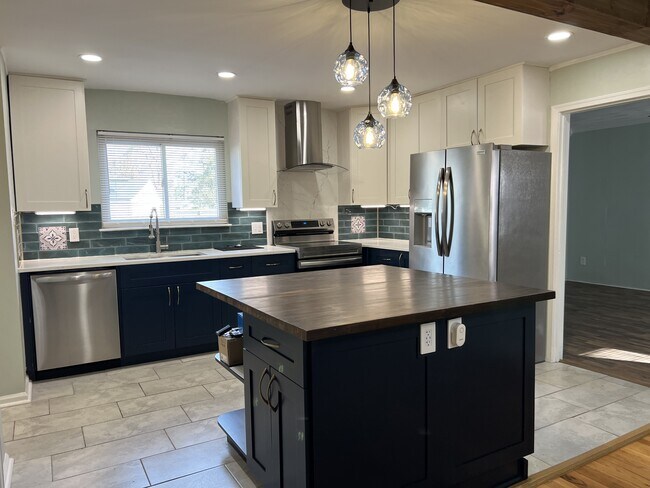 Building Photo - 424 Old Forge Ct