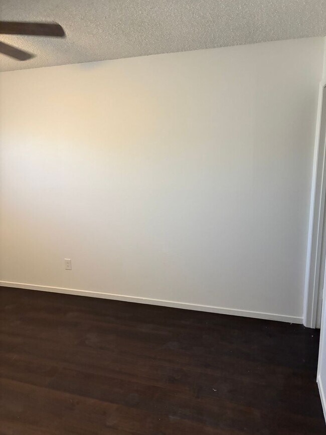 Building Photo - Charming Single-Story 4 Bed 2 Bath