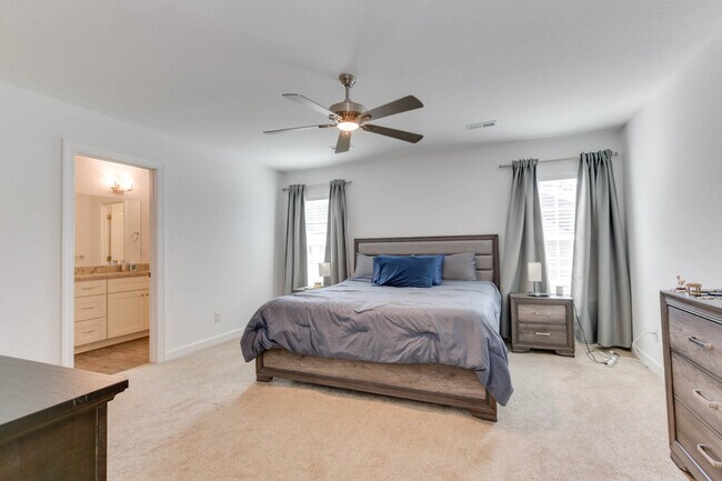 Building Photo - 2416 Trafton Pl