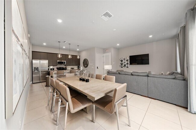 Building Photo - 7740 Sandy Ridge Dr