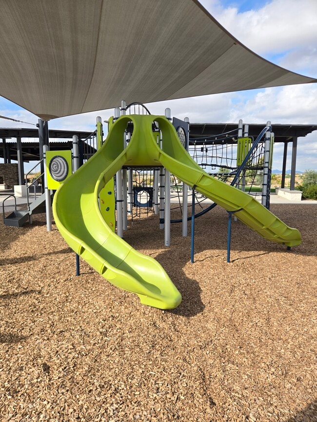 Building Photo - 713 W Longwood Dr