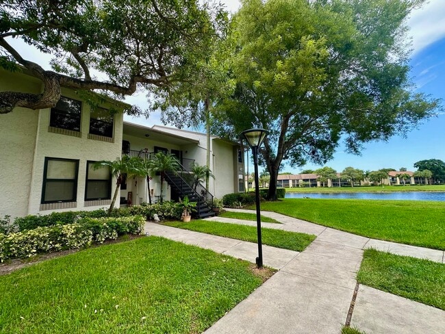 Building Photo - 1244 S Military Trail