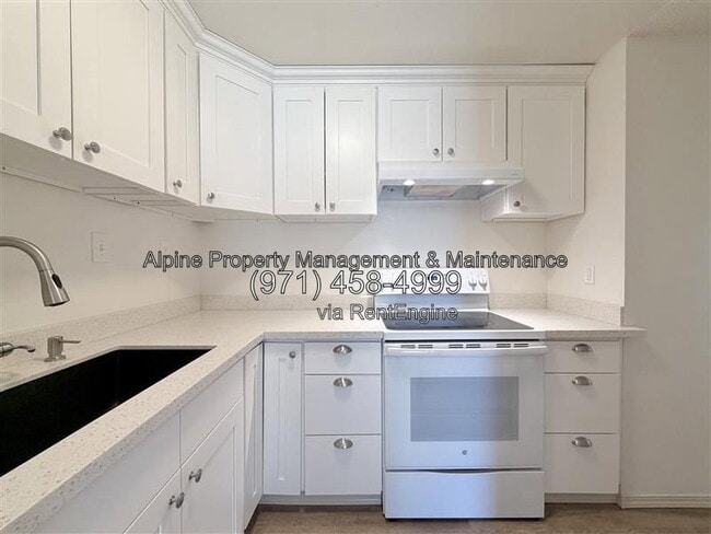 Building Photo - 6457 SW 192nd Ave
