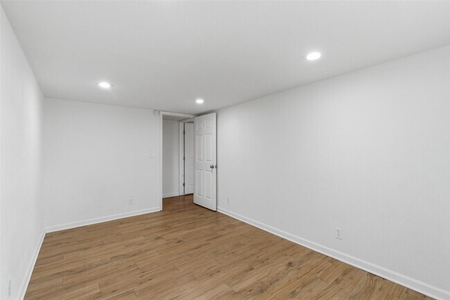 Building Photo - 105 Lazy Ike Ln