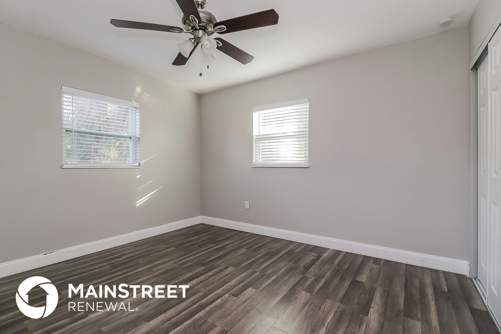 Building Photo - 2121 Camellia Dr