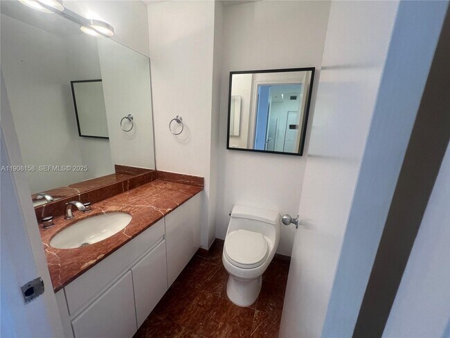 Building Photo - 888 Brickell Key Dr