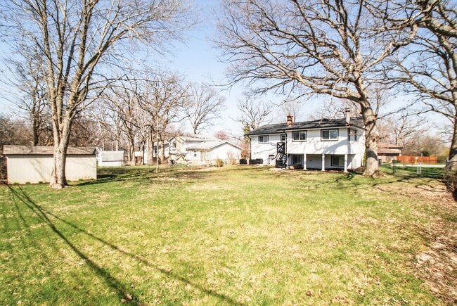 Building Photo - 1034 Forest Ln