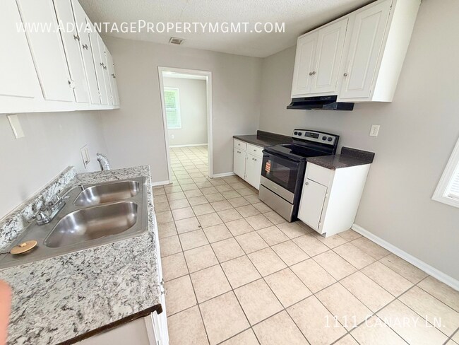 Building Photo - 1111 Canary Ln