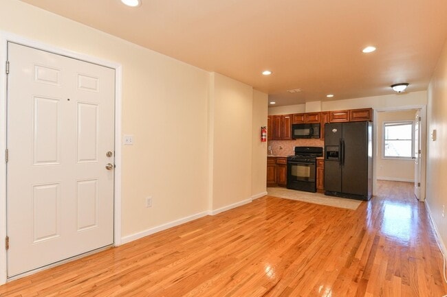 Building Photo - 499 Ocean Ave