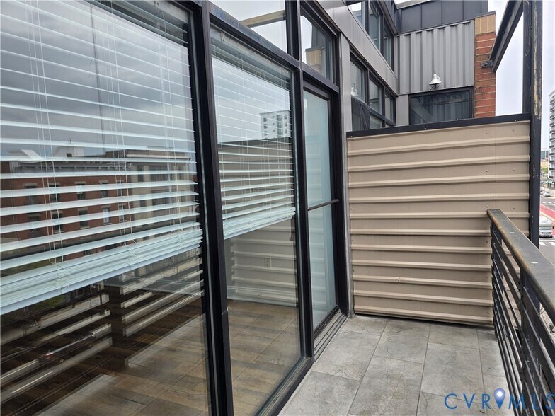 Building Photo - 1333 W Broad St