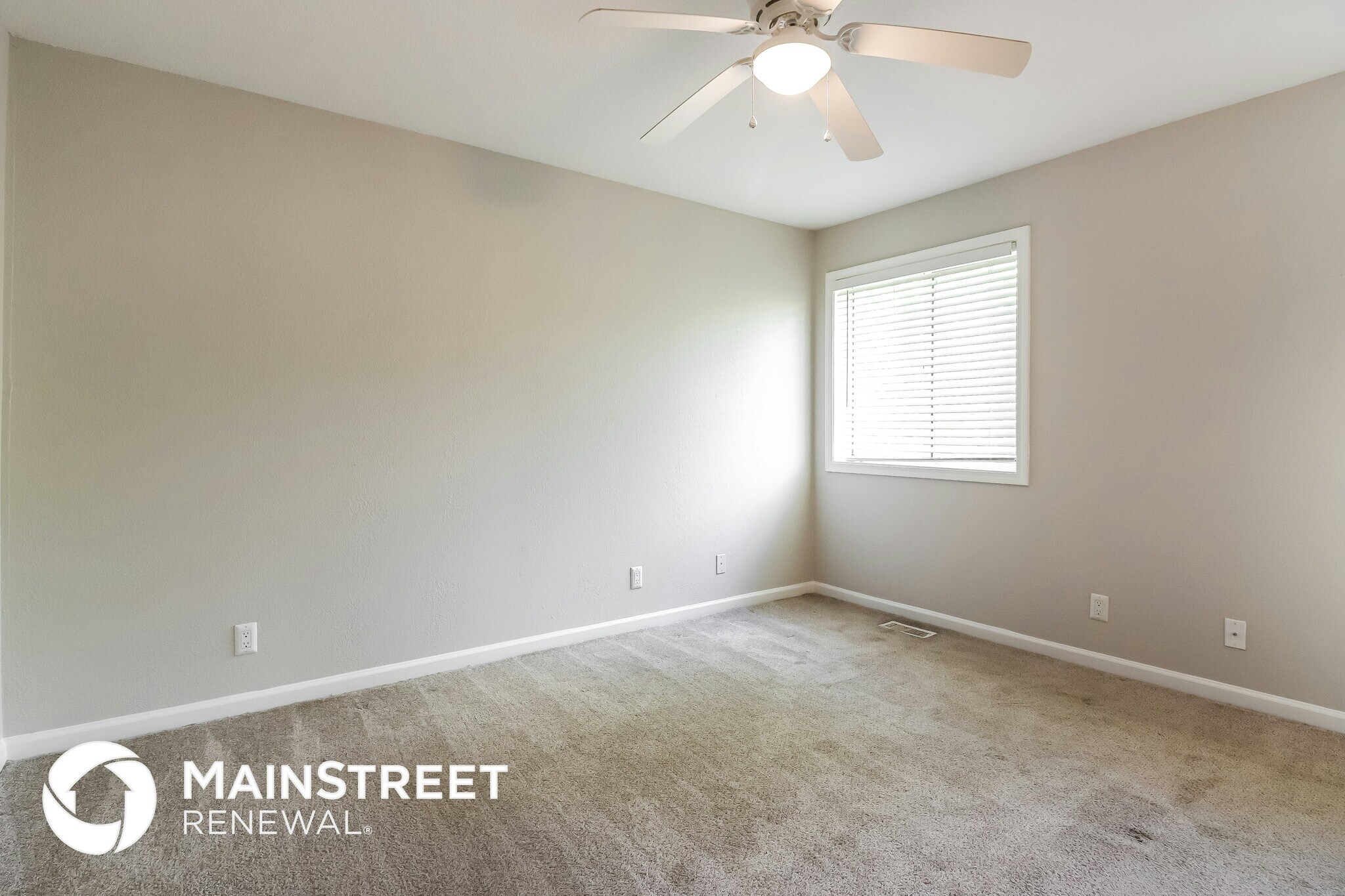 Building Photo - 522 Valle Dr