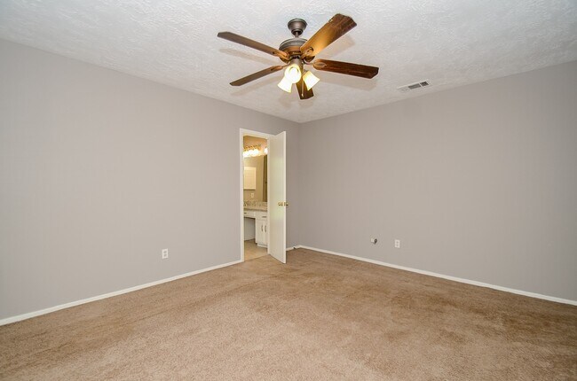Building Photo - 8319 Bird Run Dr
