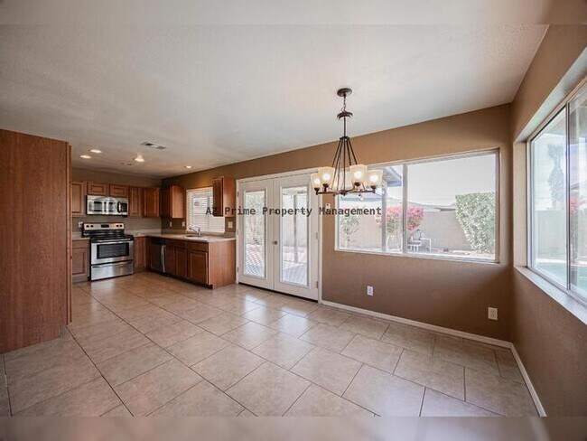 Building Photo - 3434 W Kings Ave