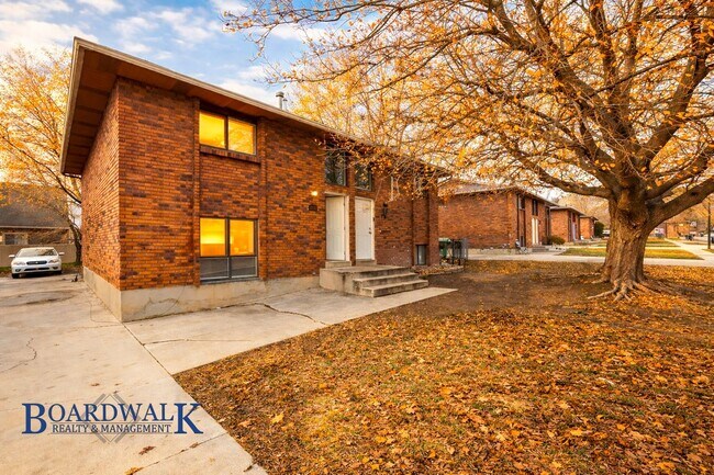 Building Photo - 233/235 E Julie Anna Drive