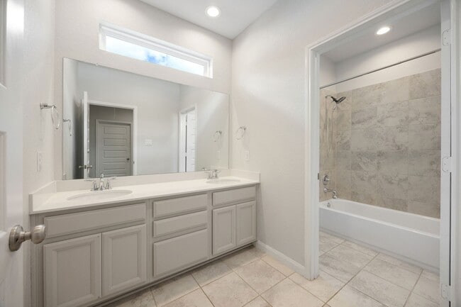 Building Photo - 3108 Planters Peak Dr