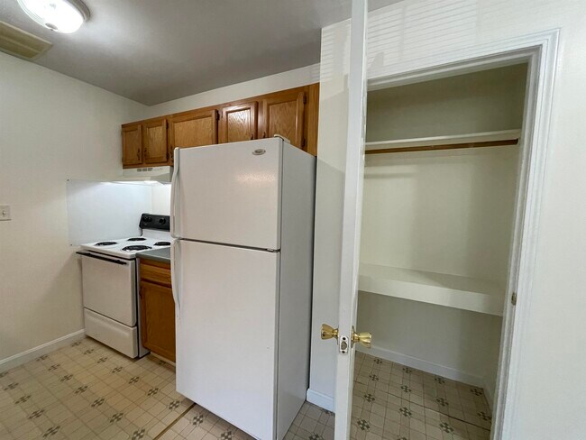 Building Photo - 3961 Brown Ave