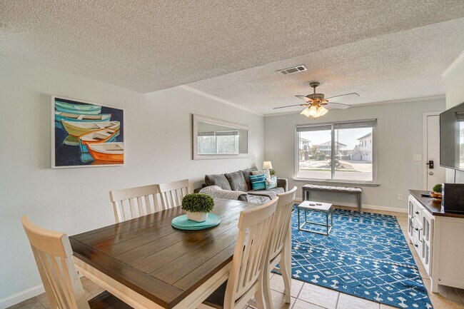Building Photo - FULLY FURNISHED!!! 2 BEDROOM TOWNHOME IN P...