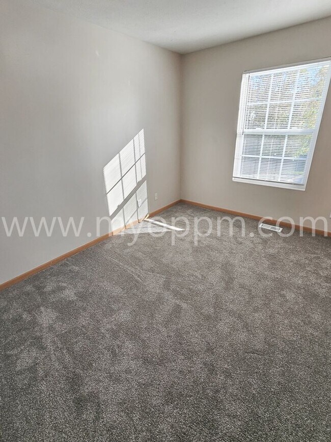 Building Photo - Gorgeous 3 Bedroom / 2 Bathroom Home | Chalco| $700 off Deposit!