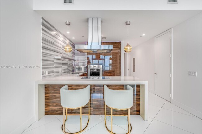 Building Photo - 1100 Biscayne Blvd