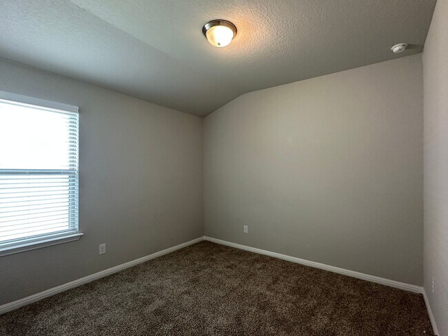 Building Photo - Beautiful 3bd/2ba in Meyers Landing Subdivision