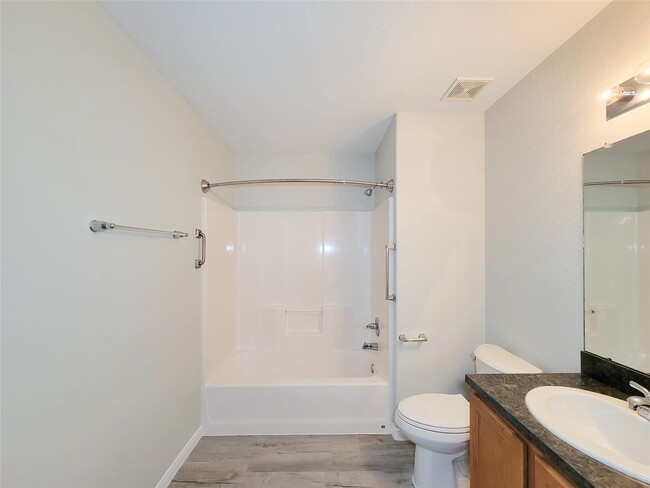 Building Photo - 315 20th St