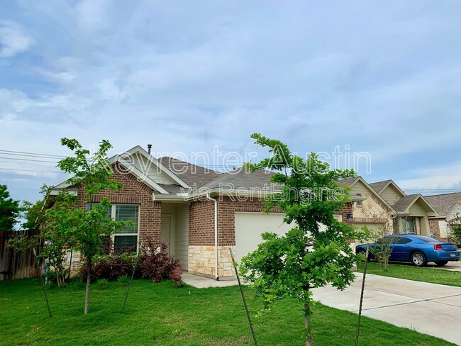 Primary Photo - 331 Shale Cir
