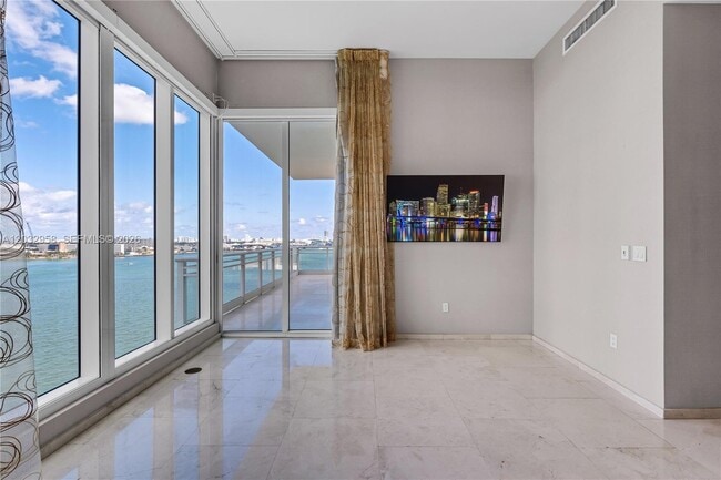 Building Photo - 900 Brickell Key Blvd