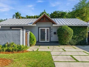 Building Photo - 4628 SW 10th St