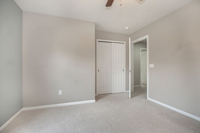 Building Photo - Welcome Home! 4 Bedroom/2.5 Bath Home in Avon!