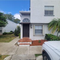 Building Photo - 4850 NW 97th Pl