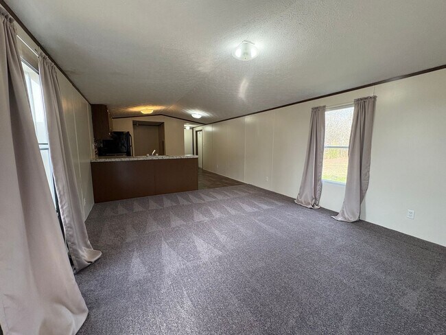 Building Photo - Nice 3 bedroom/2 bathroom mobile home located in Willow Oak Park in Keithville!