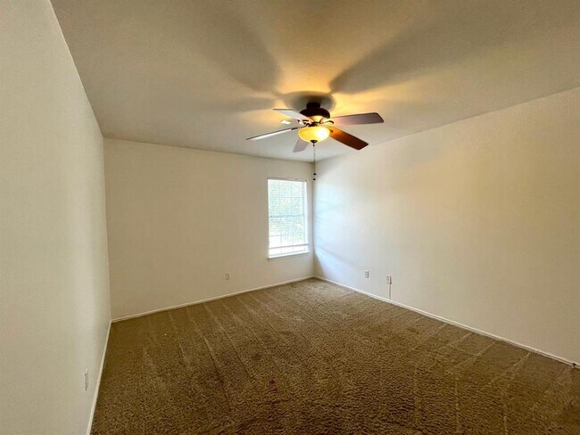 Building Photo - 15515 Cadoz Dr