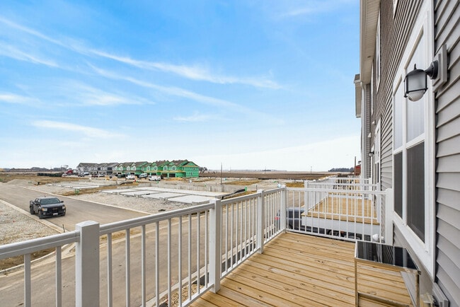 Building Photo - 25631 W Wakefield Dr