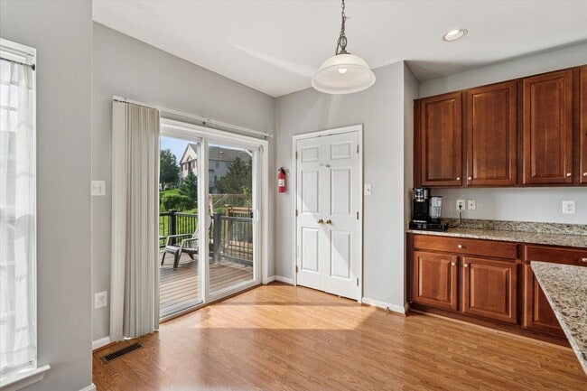 Building Photo - 3B/2.5B End Unit Townhome in Penns Manor A...