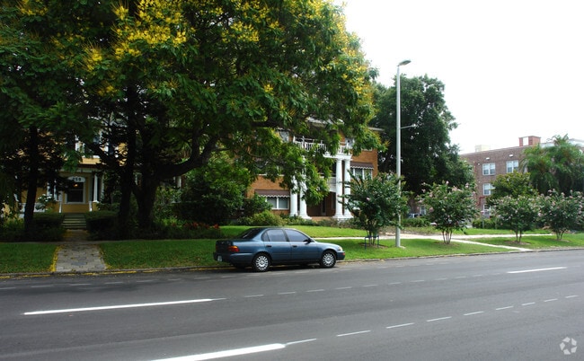 Building Photo - The Colton Apartments