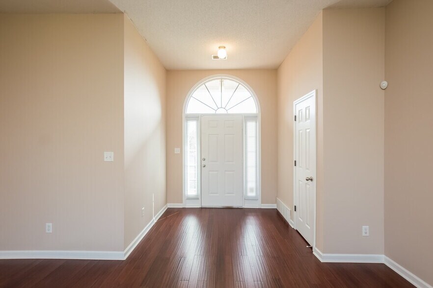 Building Photo - 9129 William Paul Dr