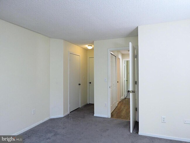 Building Photo - 11701 Summerchase Cir
