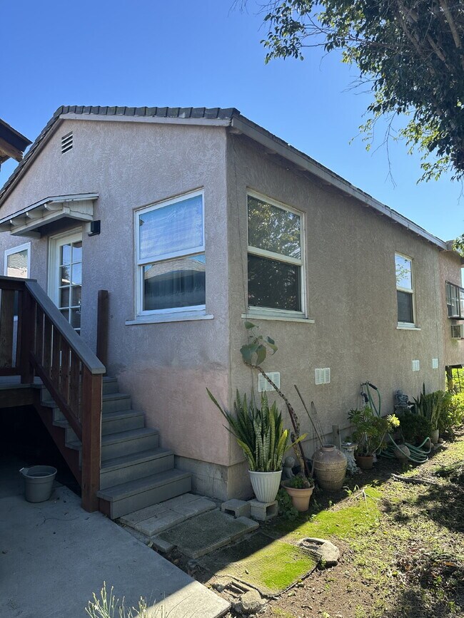 Building Photo - "Charming 1-Bedroom Studio on Berry Street – Cozy 450 Sq Ft in Lemon Grove!"