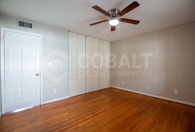 Building Photo - 3607 Roxboro Rd